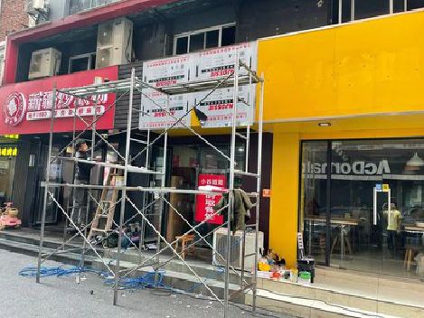 巴南区制作广告招牌如何避免它发黄？